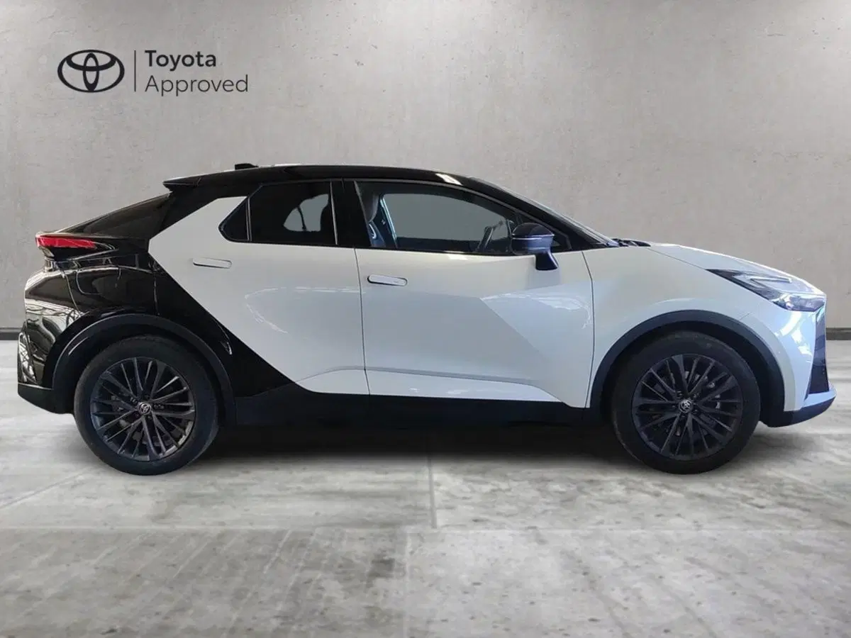 Toyota Toyota C-HR usata a Milano (4)