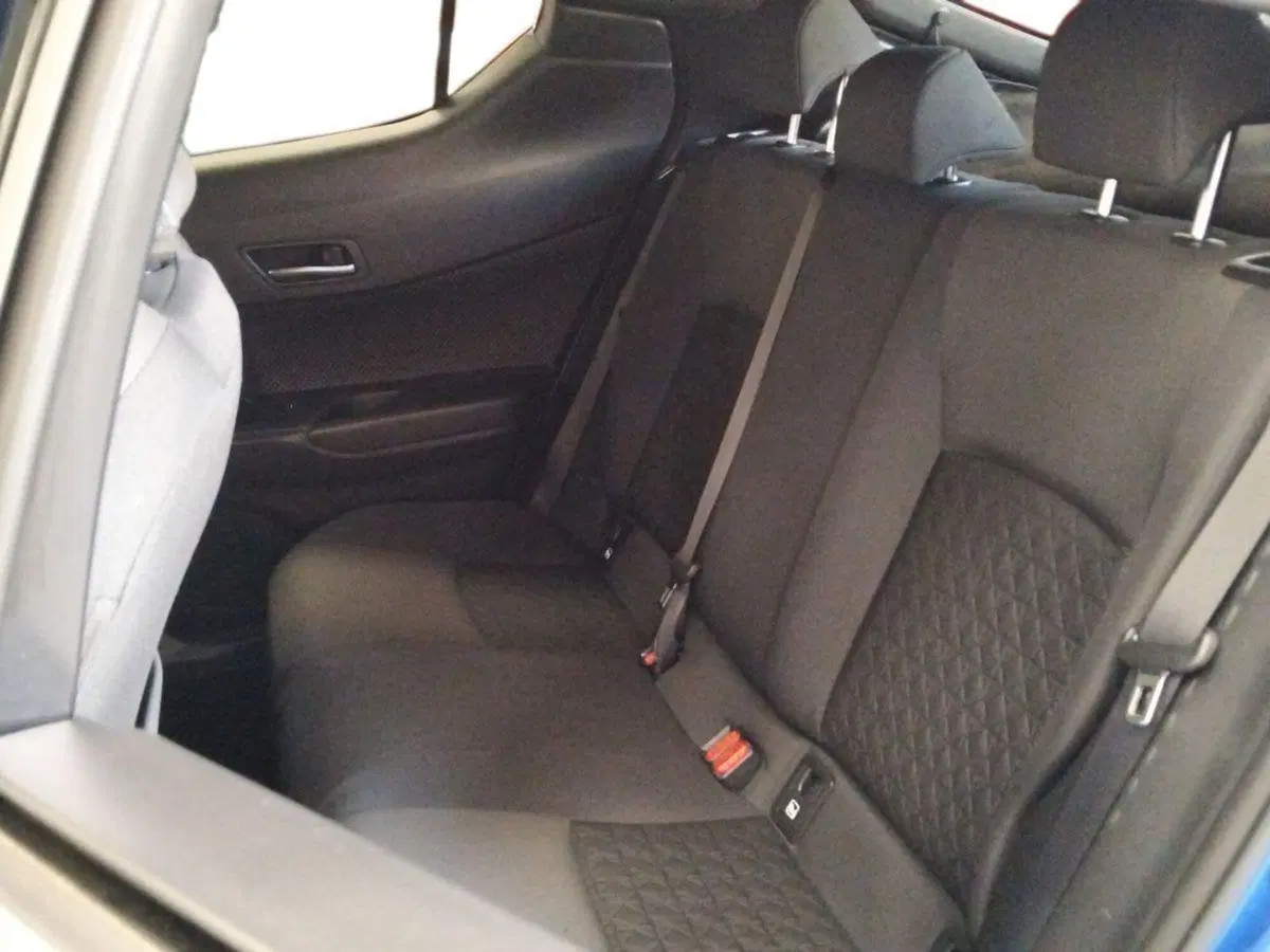 Toyota Toyota C-HR usata a Roma (11)