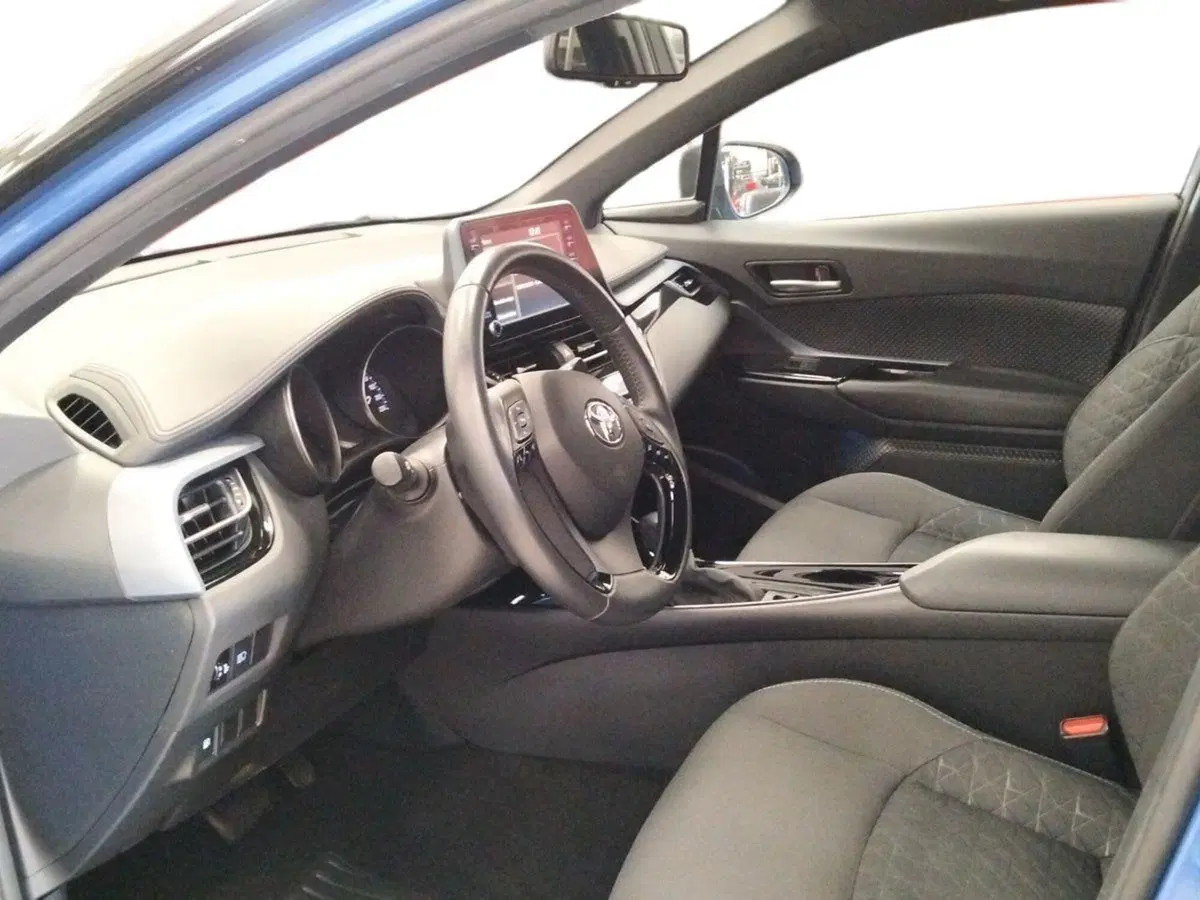 Toyota Toyota C-HR usata a Roma (7)