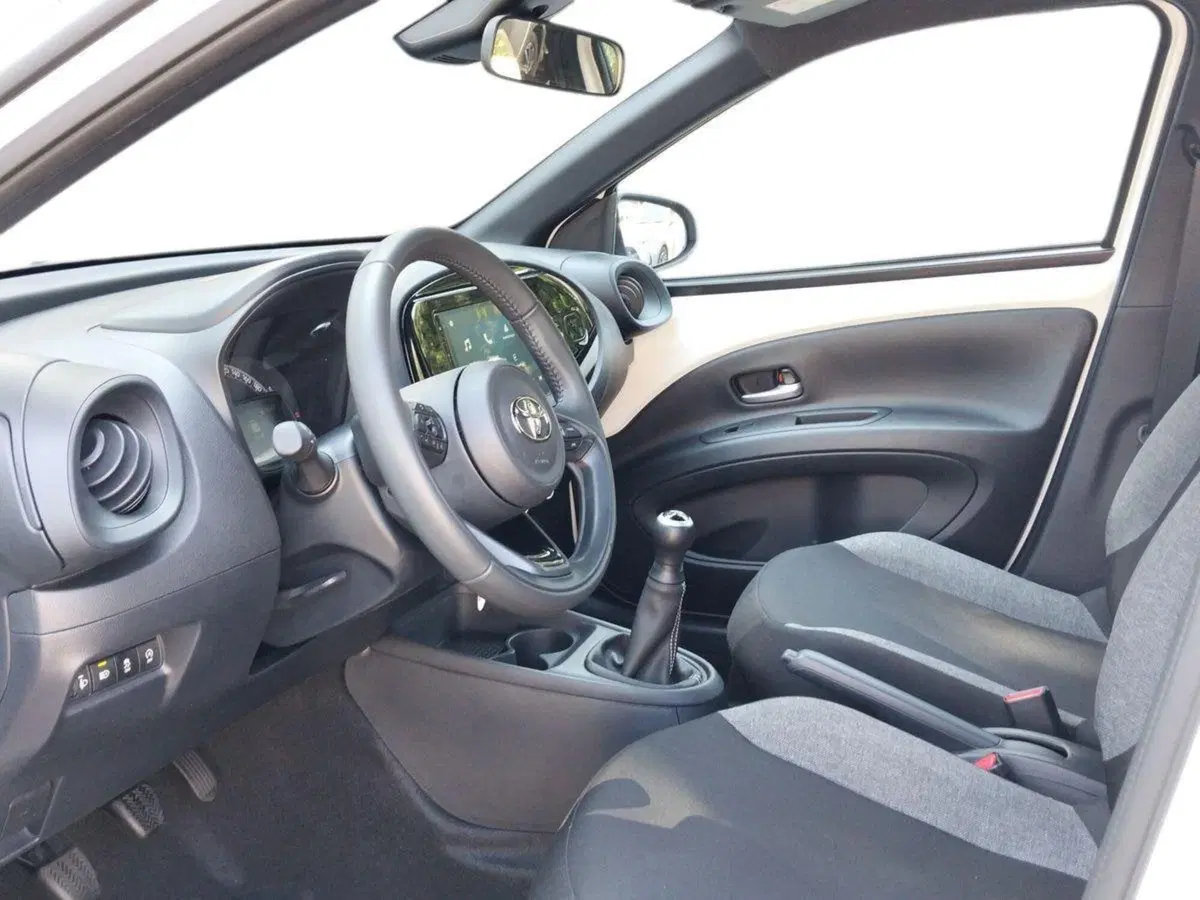 Toyota Aygo X usata a Roma (6)