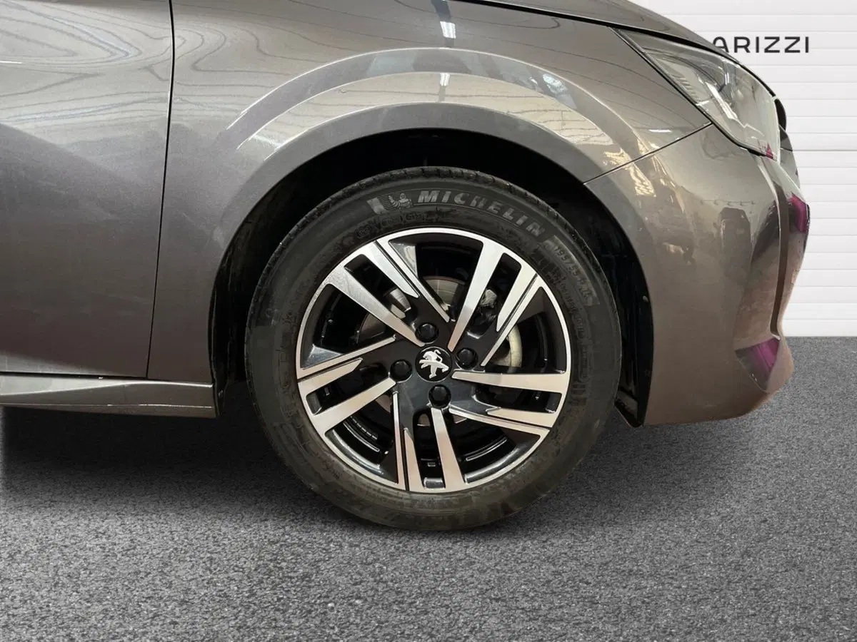 Peugeot 208 usata a Lecce (6)