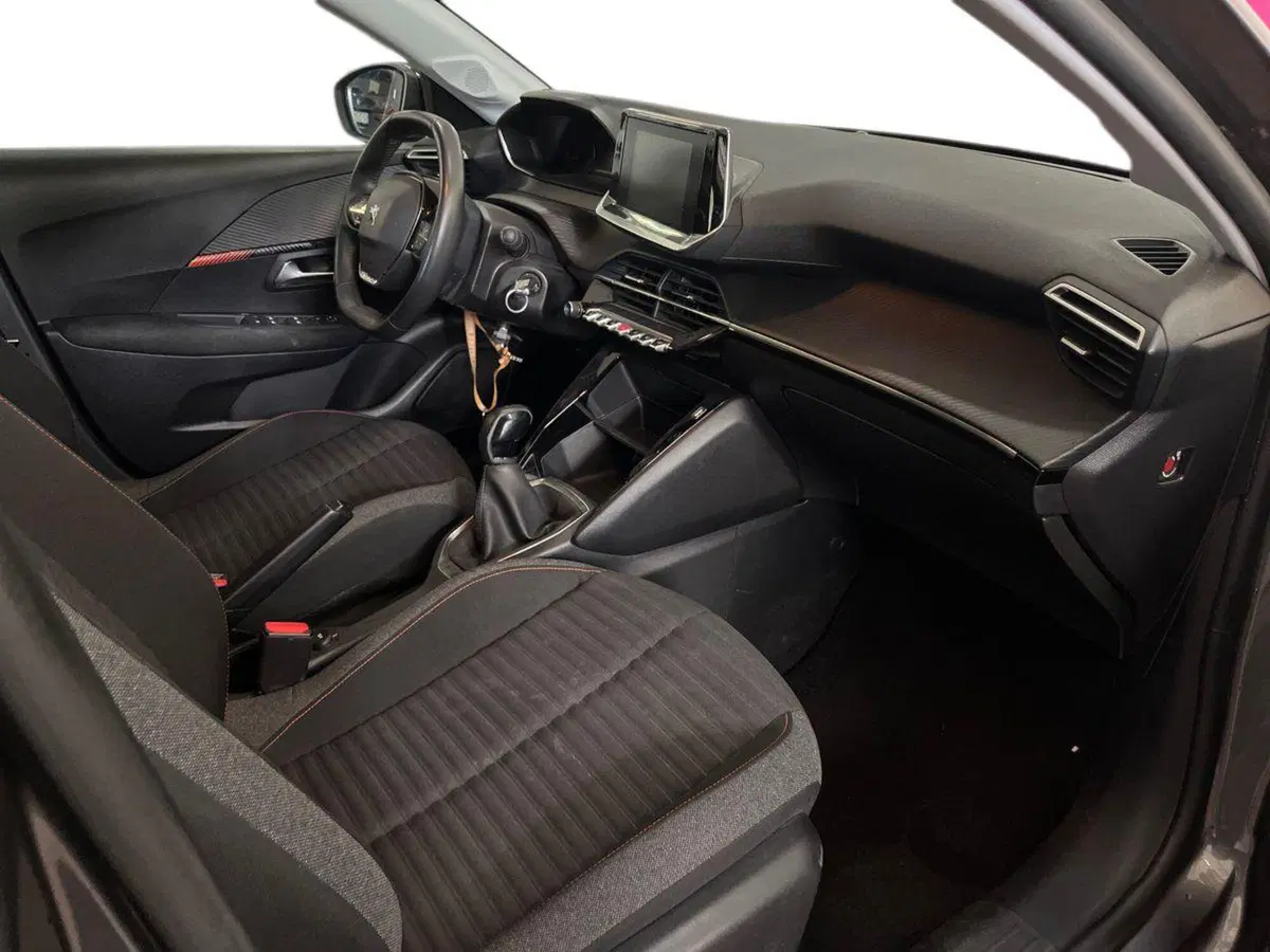 Peugeot 208 usata a Lecce (9)