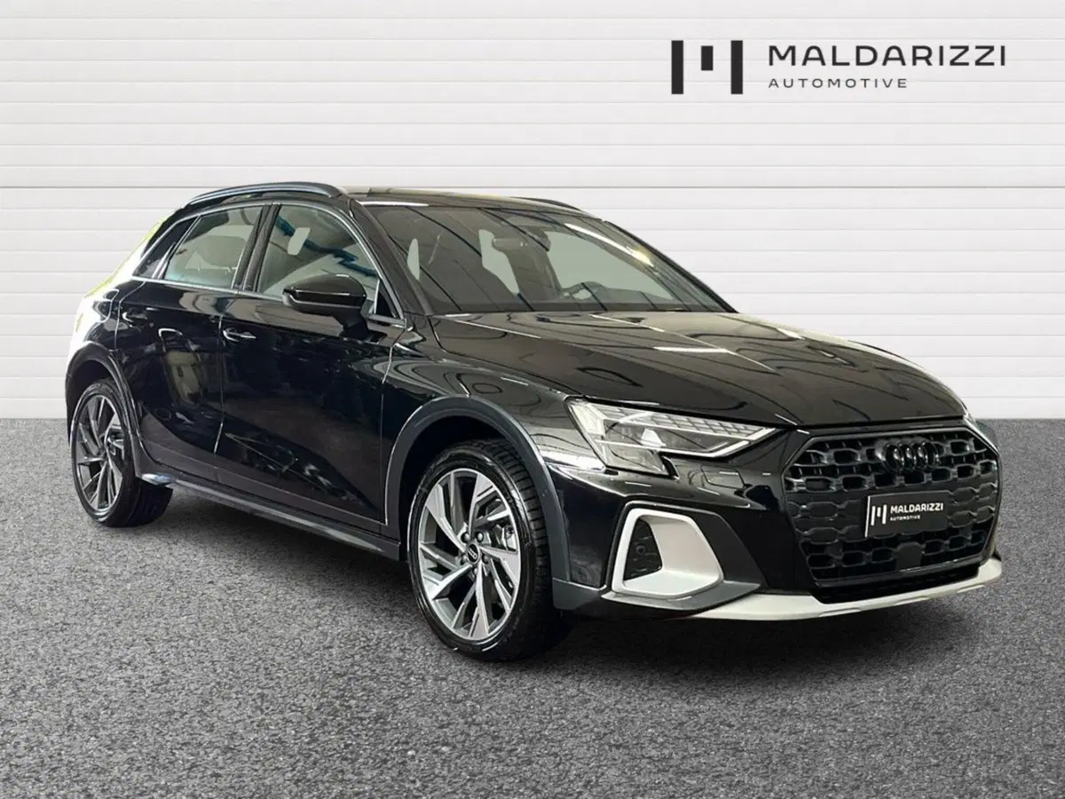 Audi A3 allstreet nuova a Taranto