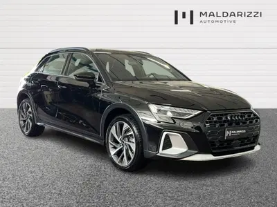 Audi A3 allstreet 2.0 tdi Identity Contrast 150cv s-tronic nuova a Taranto