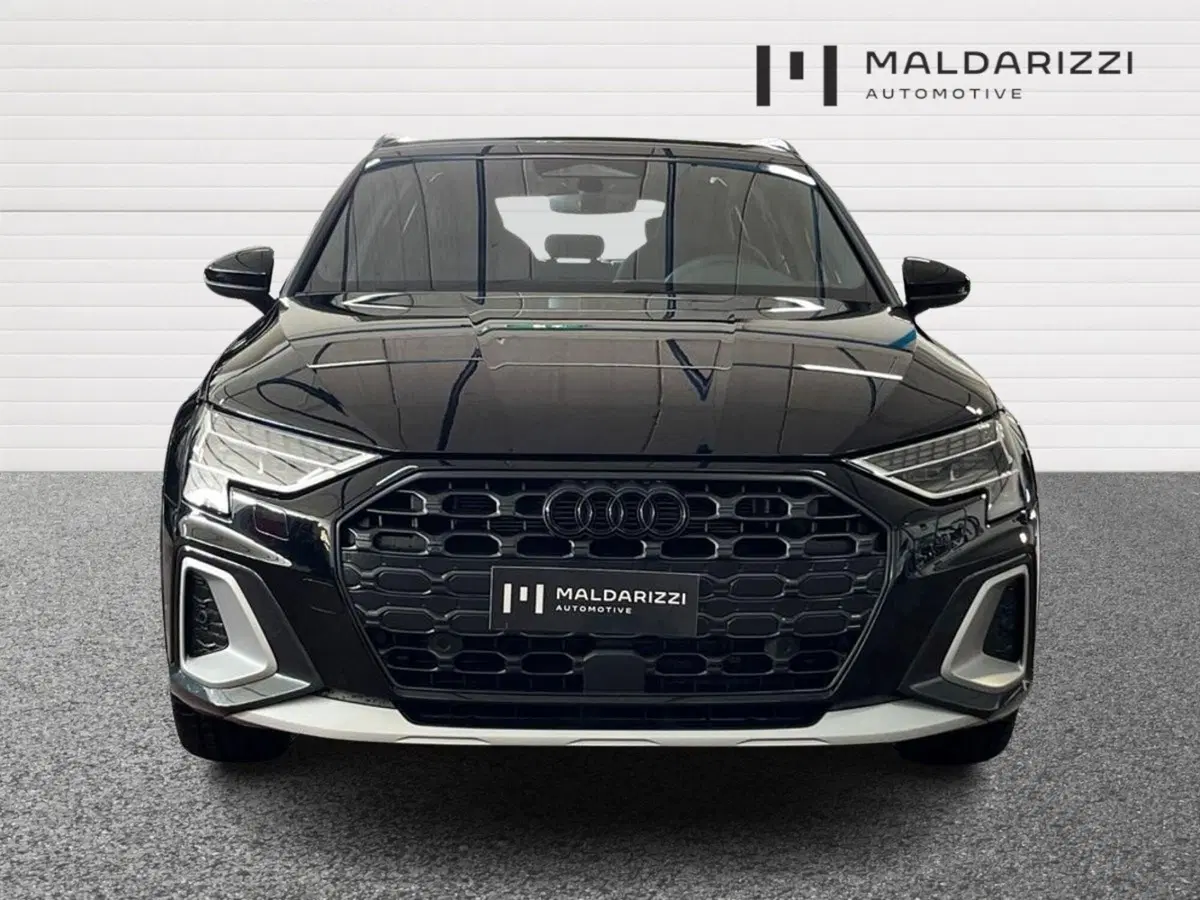 Audi A3 allstreet nuova a Taranto (2)
