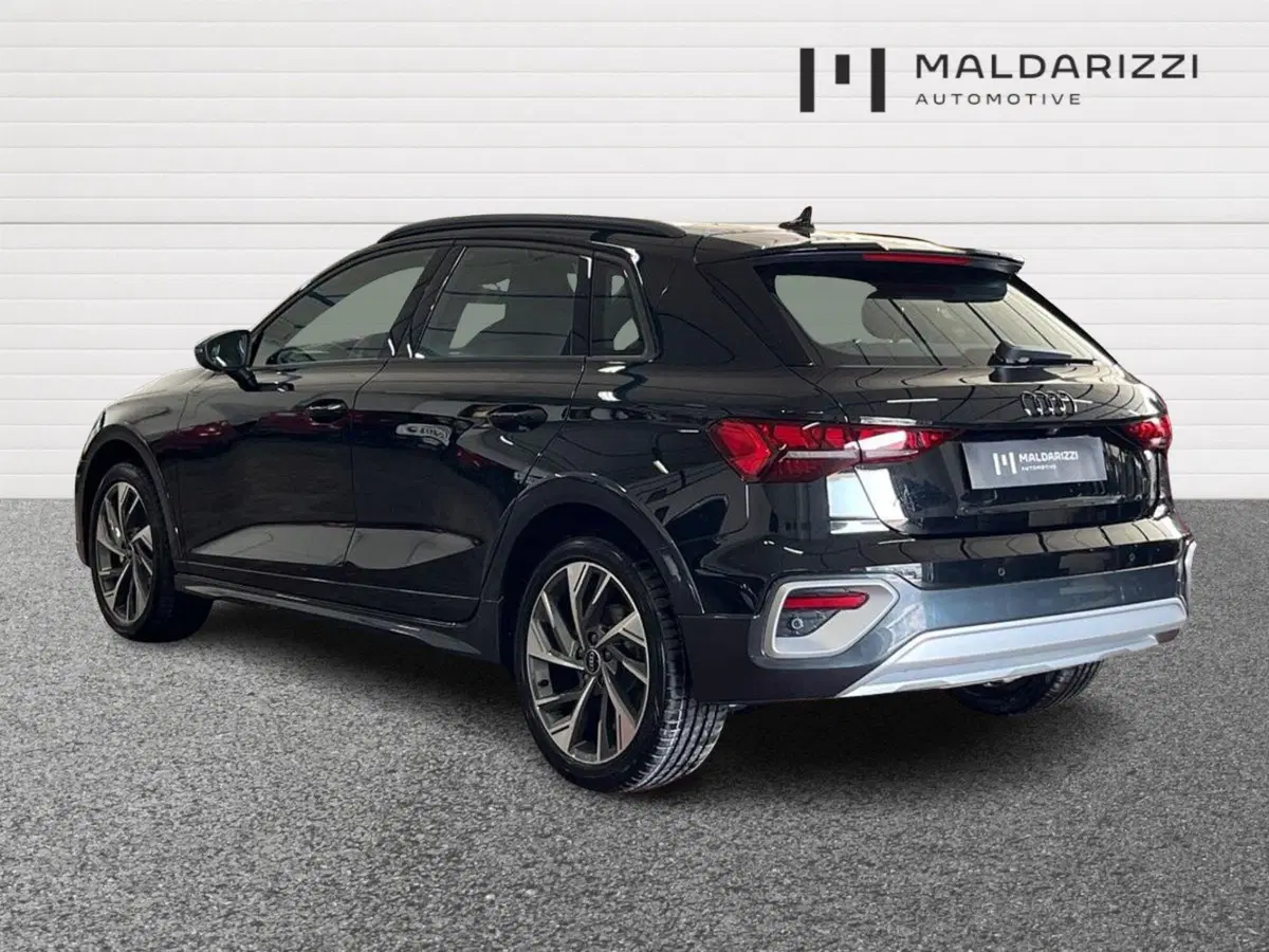 Audi A3 allstreet nuova a Taranto (4)