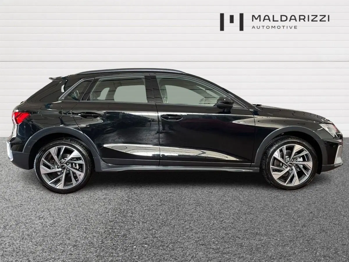 Audi A3 allstreet nuova a Taranto (5)