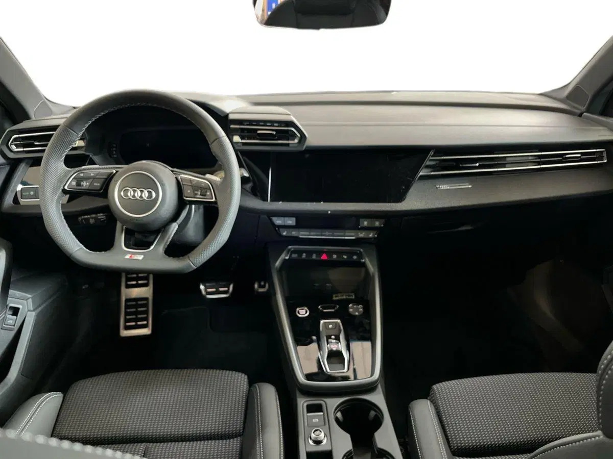 Audi A3 allstreet nuova a Taranto (8)