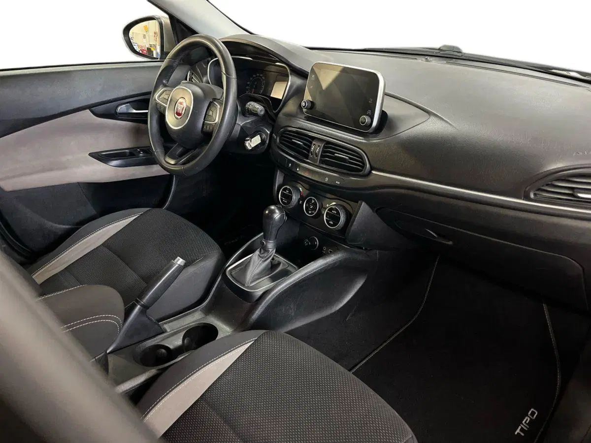 Fiat Tipo Station Wagon usata a Bari (9)