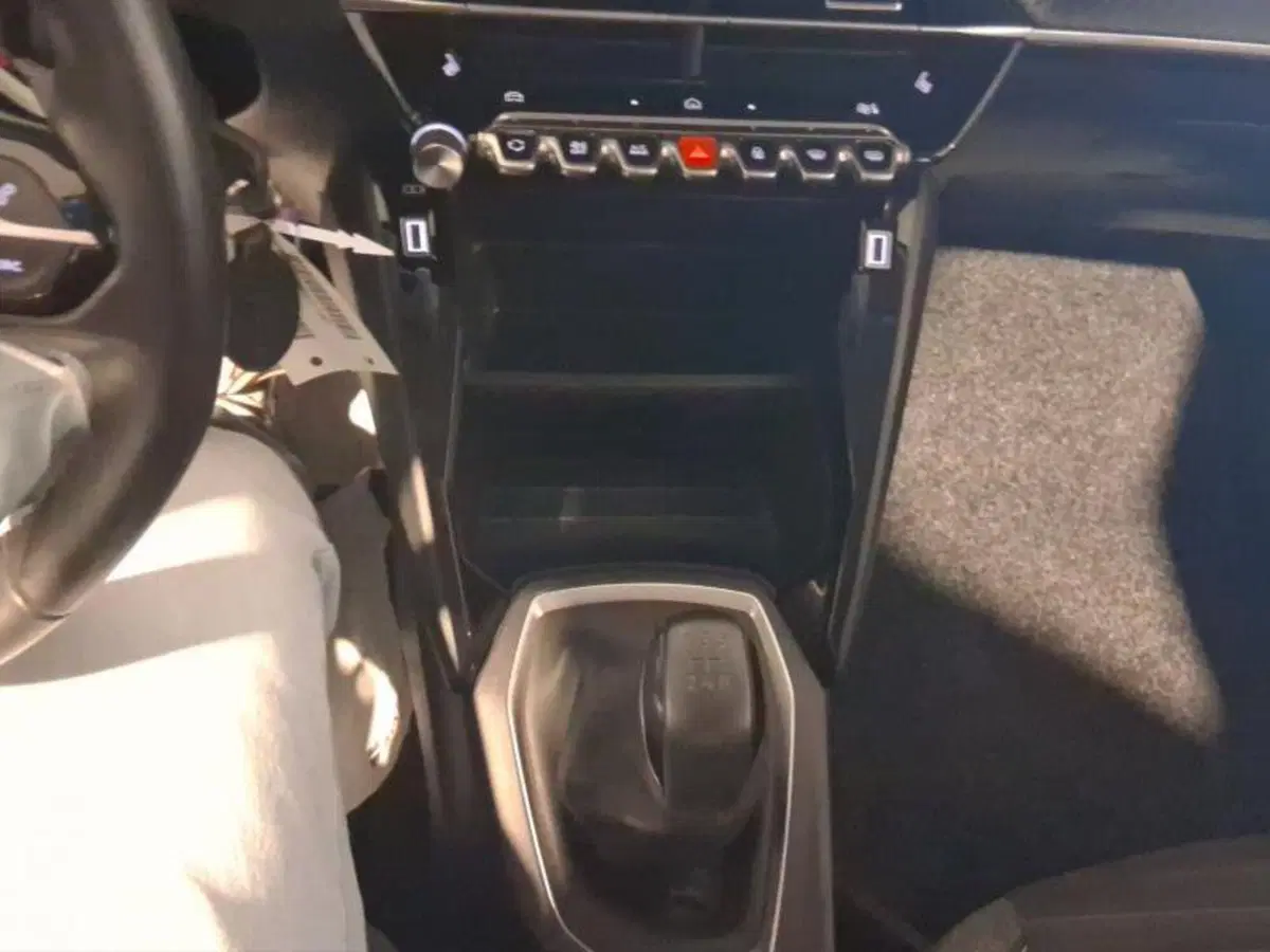 Peugeot 208 usata a Genova (16)