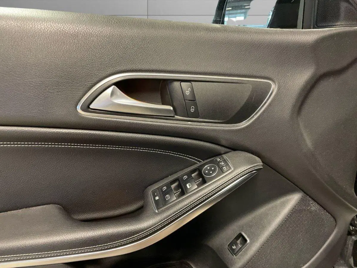 Mercedes-Benz CLA usata a Ancona (17)