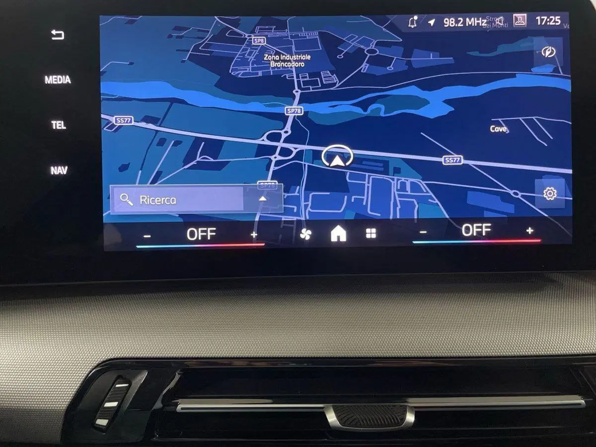 BMW Serie 2 Active Tourer usata a Macerata (15)