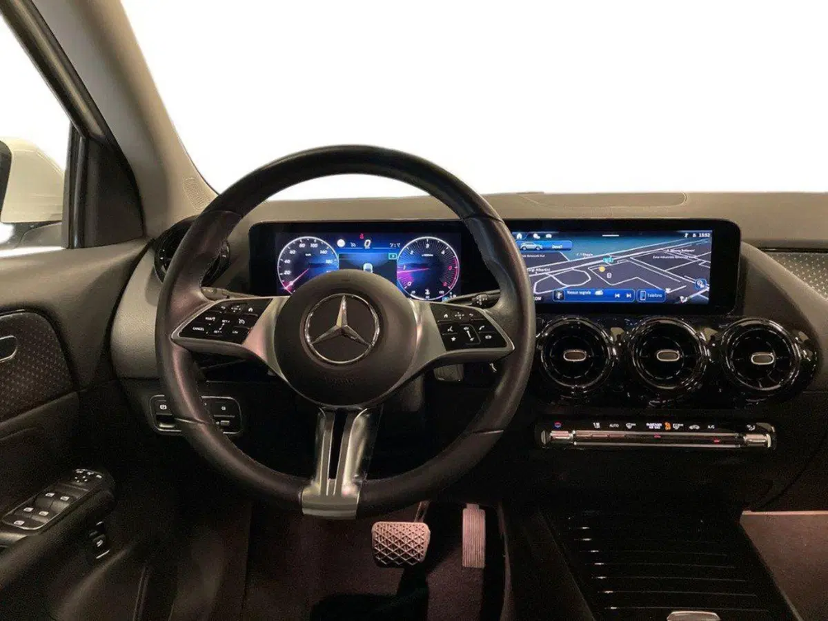 Mercedes-Benz GLA SUV usata a Ancona (11)