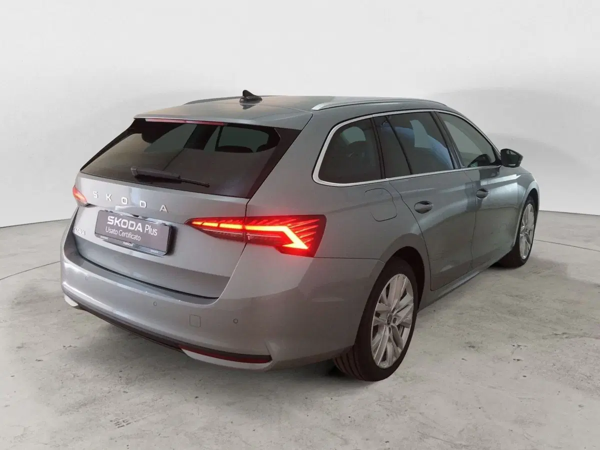 Skoda Octavia Station Wagon nuova a Torino (11)