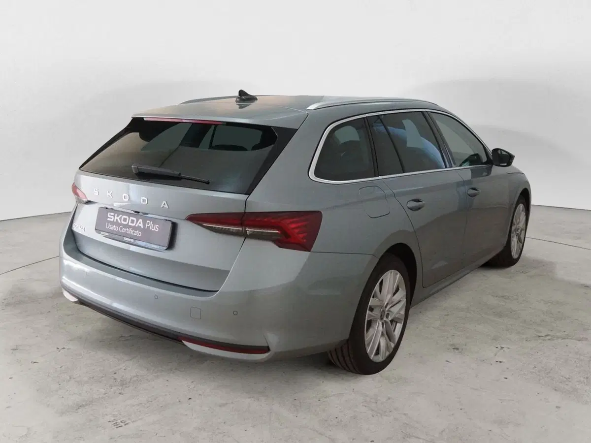 Skoda Octavia Station Wagon nuova a Torino (12)