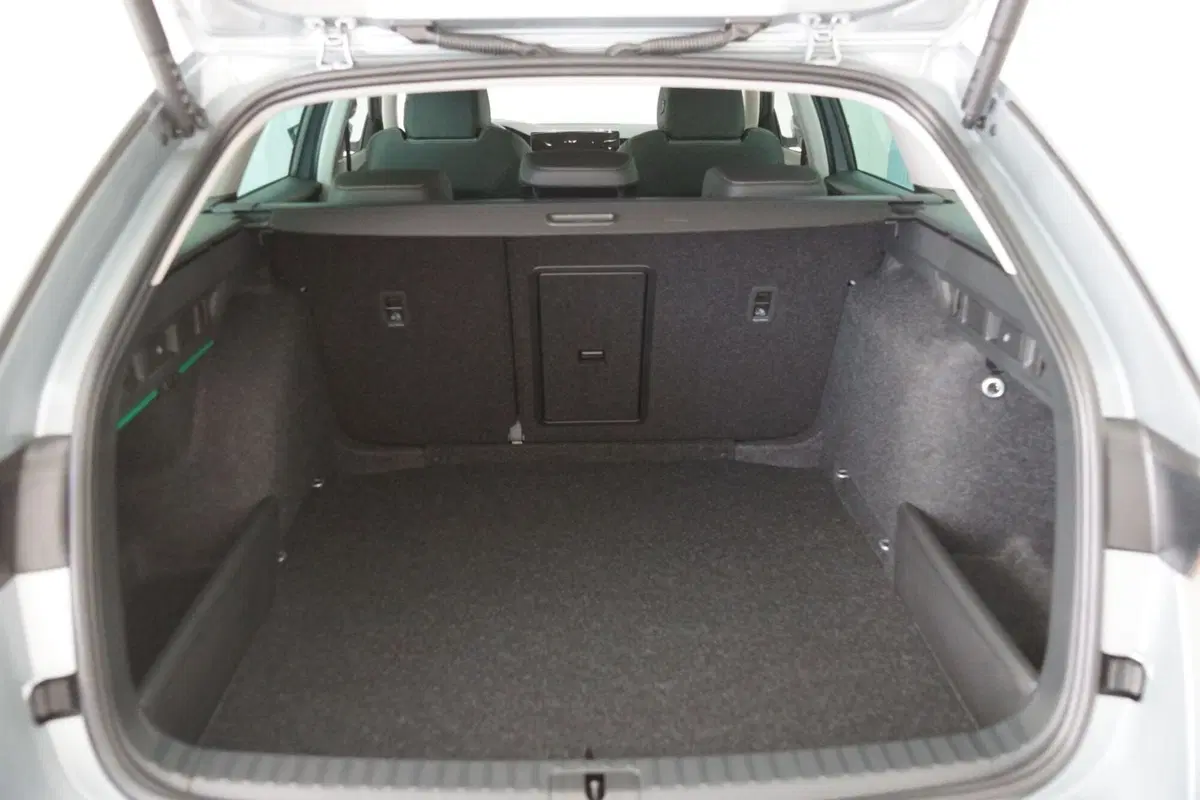 Skoda Octavia Station Wagon nuova a Torino (13)
