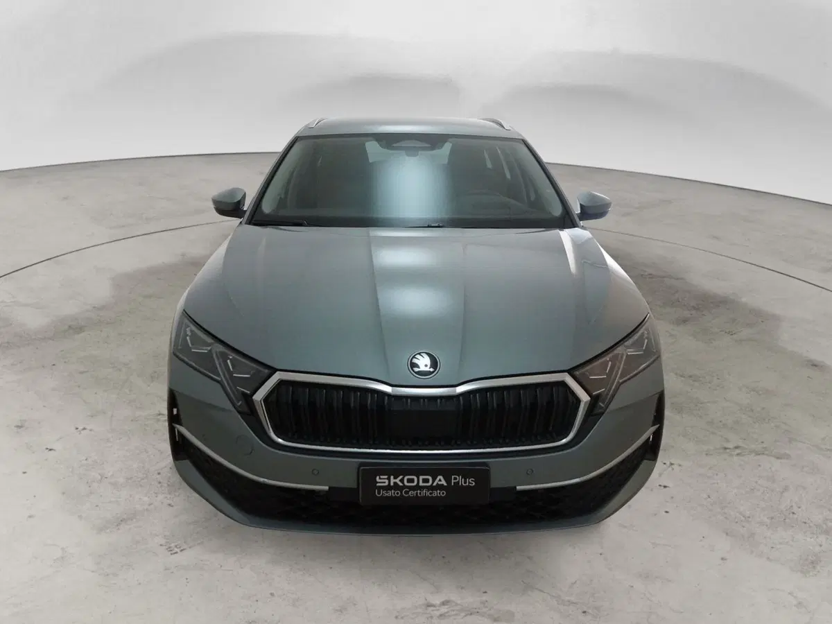 Skoda Octavia Station Wagon nuova a Torino (3)