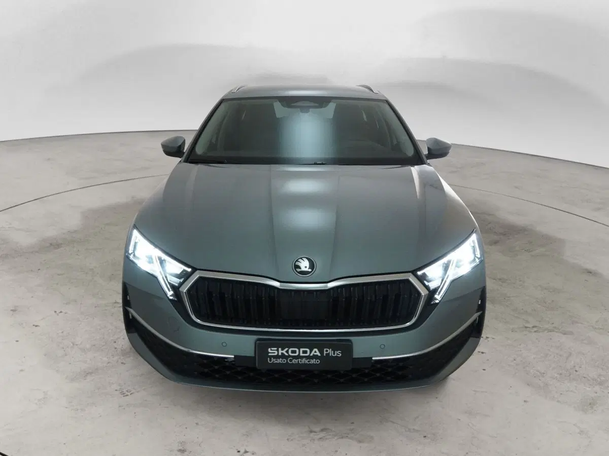Skoda Octavia Station Wagon nuova a Torino (4)