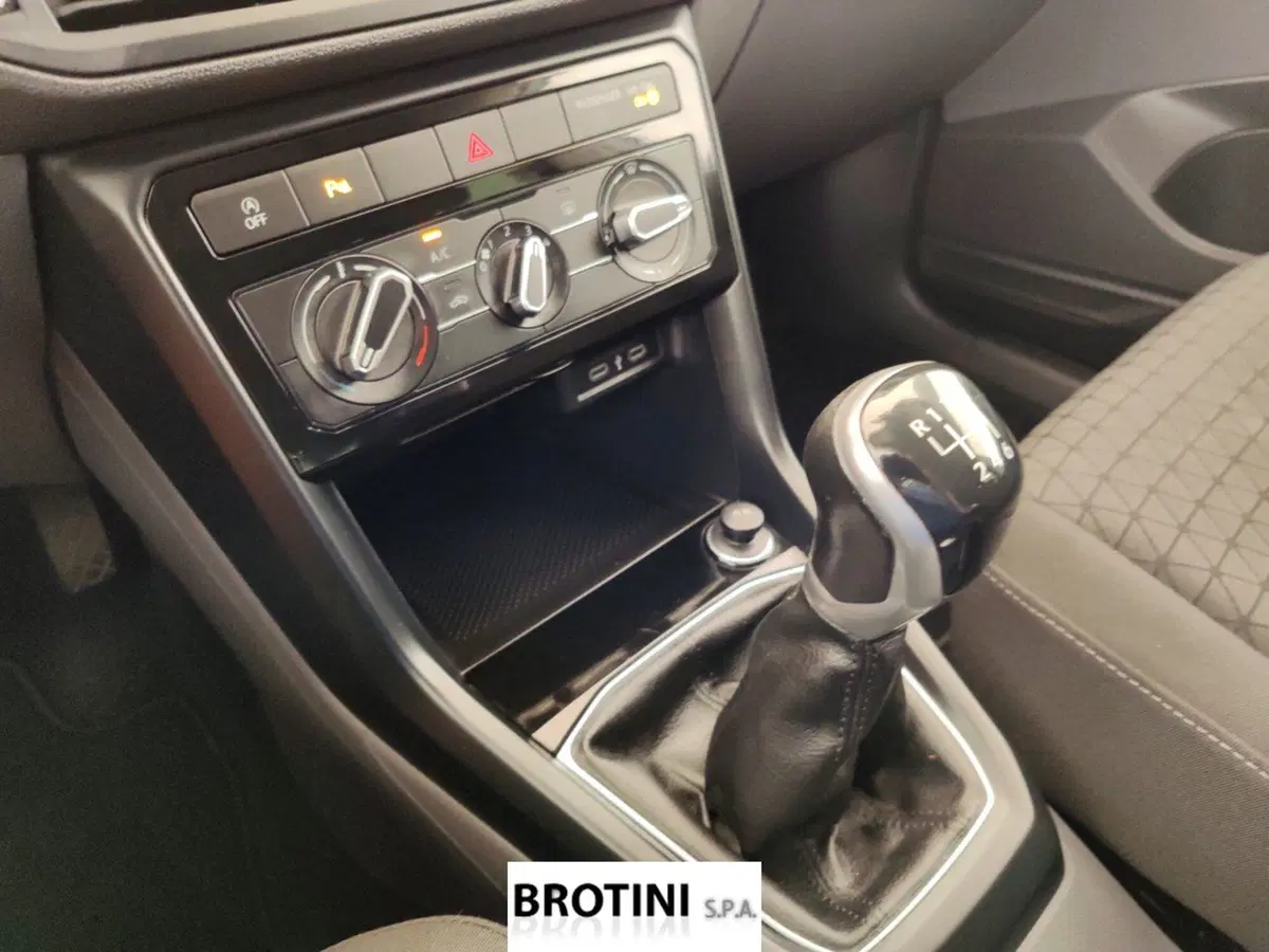 Volkswagen T-Cross usata a Massa-Carrara (11)
