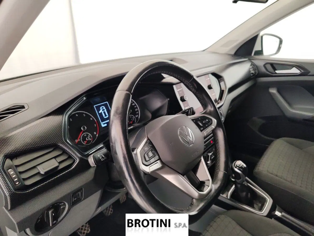 Volkswagen T-Cross usata a Massa-Carrara (8)