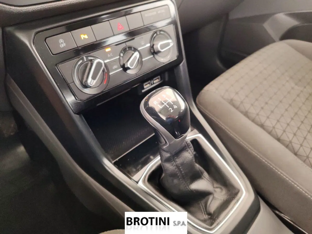 Volkswagen T-Cross usata a Massa-Carrara (11)