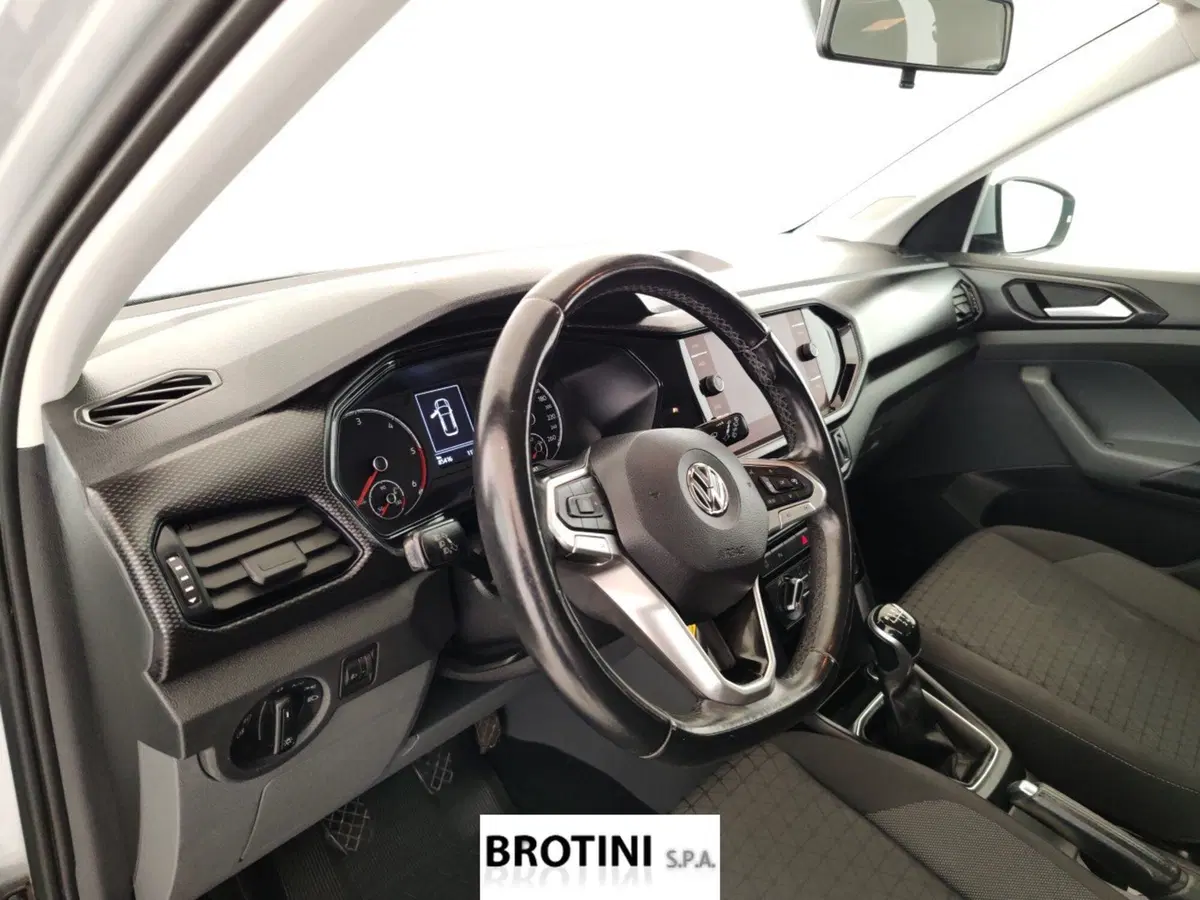 Volkswagen T-Cross usata a Massa-Carrara (8)