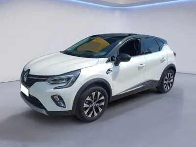 Renault Captur 1.0 tce Techno 90cv del 2023 usata a Ceccano