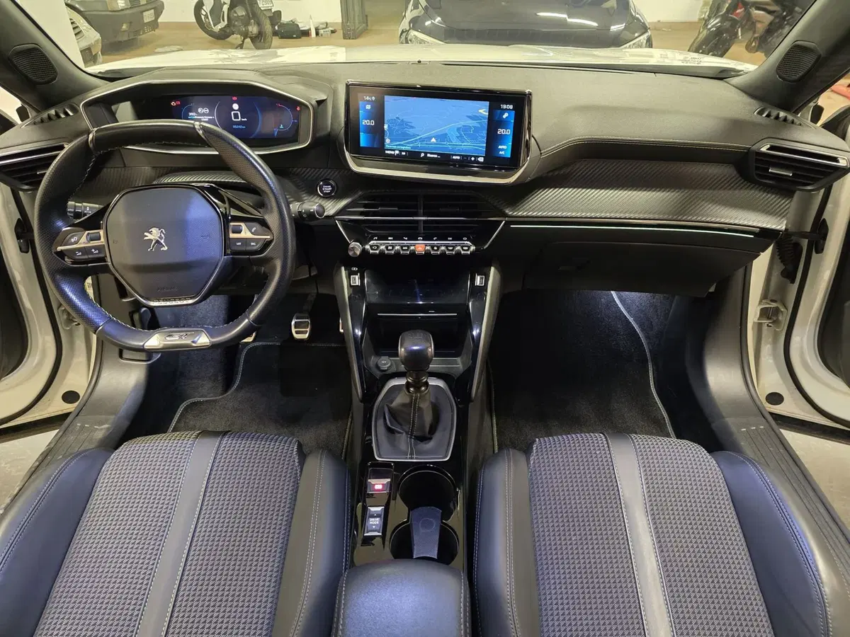 Peugeot 2008 usata a Rimini (8)
