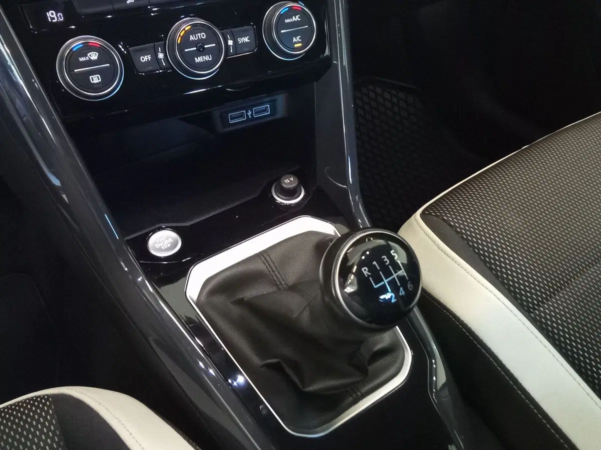 Volkswagen T-Roc usata a Rimini (11)