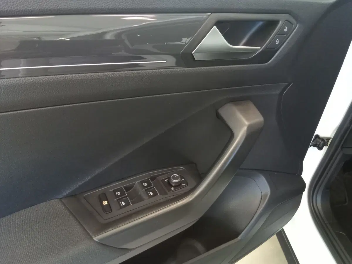 Volkswagen T-Roc usata a Rimini (18)