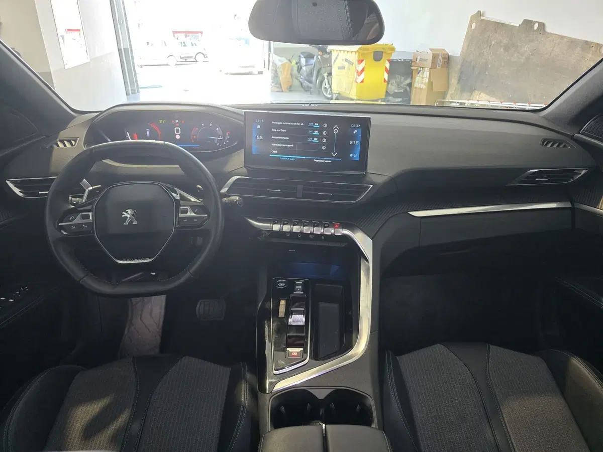 Peugeot 5008 usata a Massa-Carrara (4)