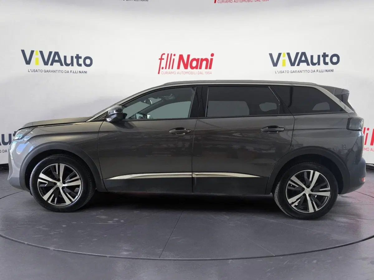Peugeot 5008 usata a Massa-Carrara (5)