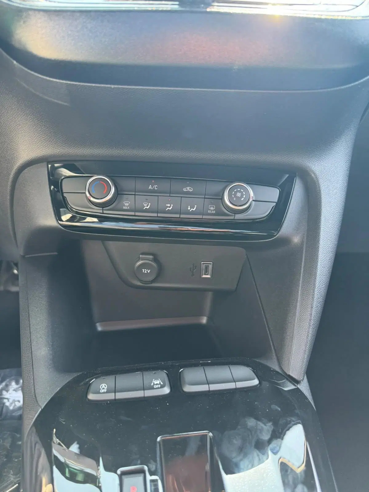 Opel Corsa nuova a Massa-Carrara (10)