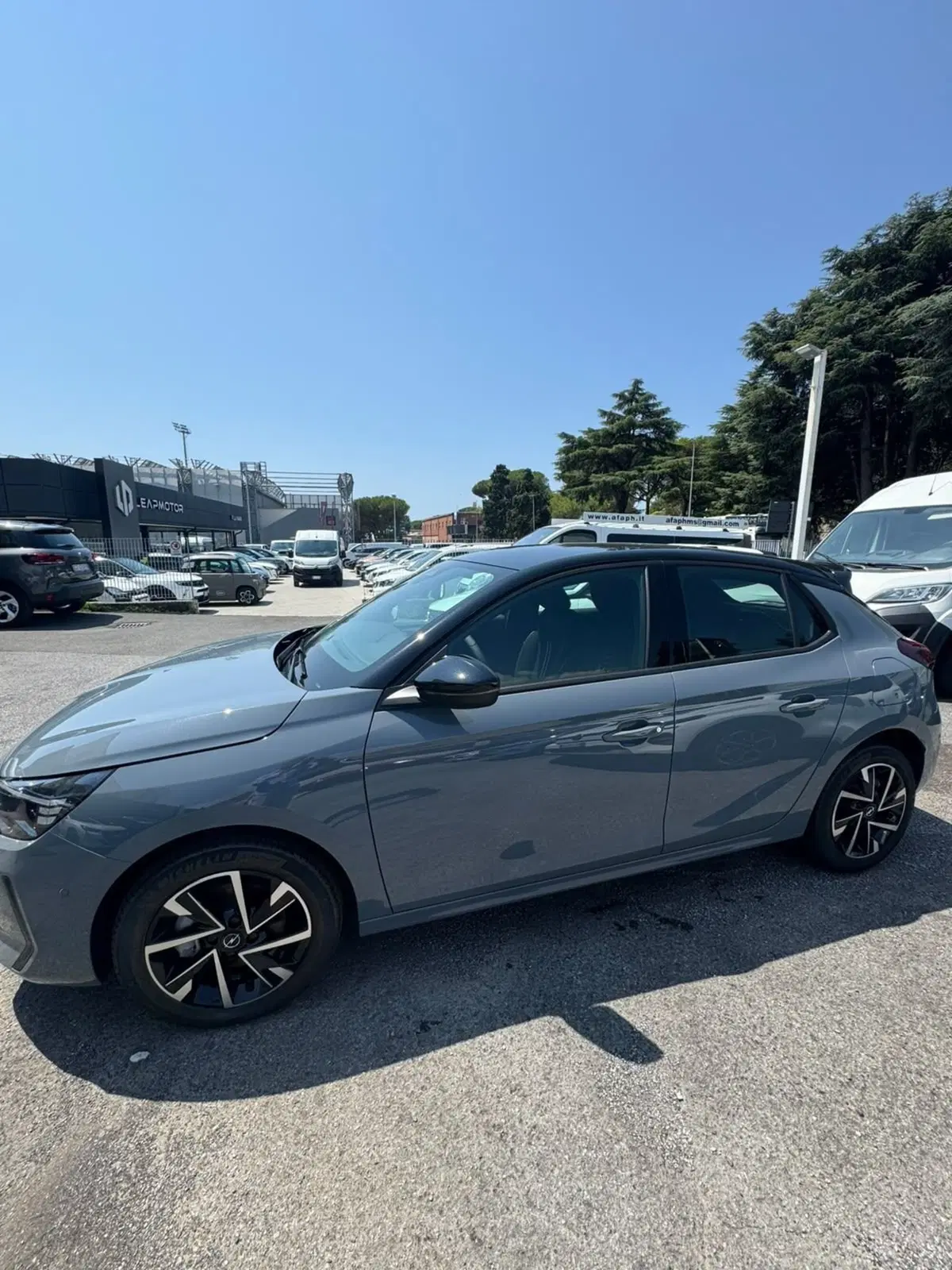 Opel Corsa nuova a Massa-Carrara (6)