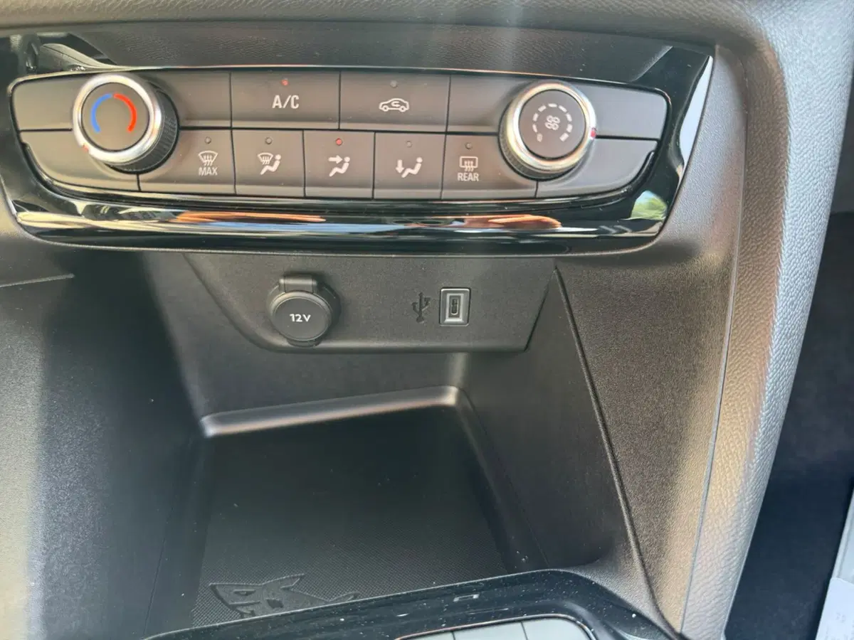 Opel Corsa nuova a Massa-Carrara (8)
