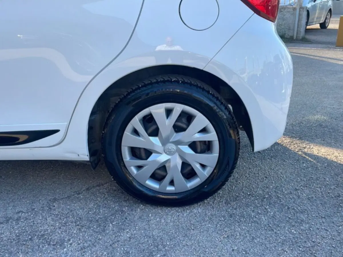 Toyota Yaris usata a Foggia (11)