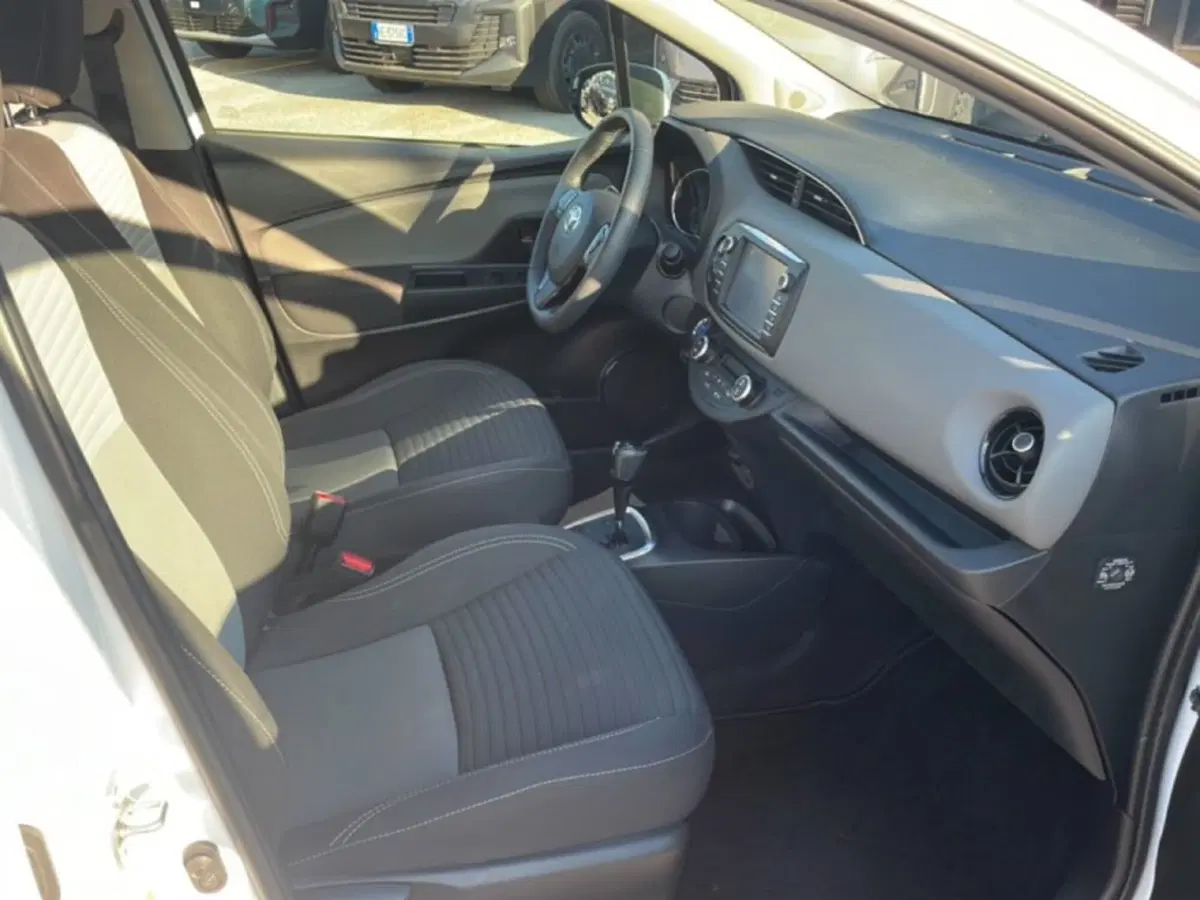 Toyota Yaris usata a Foggia (15)