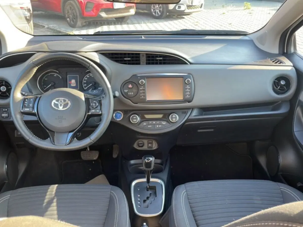 Toyota Yaris usata a Foggia (8)