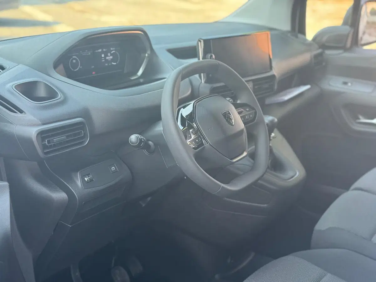Peugeot Partner Furgone nuova a Massa-Carrara (5)