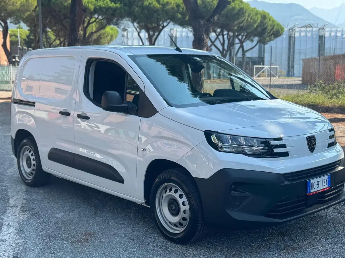 Peugeot Partner Furgone nuova a Massa-Carrara (7)