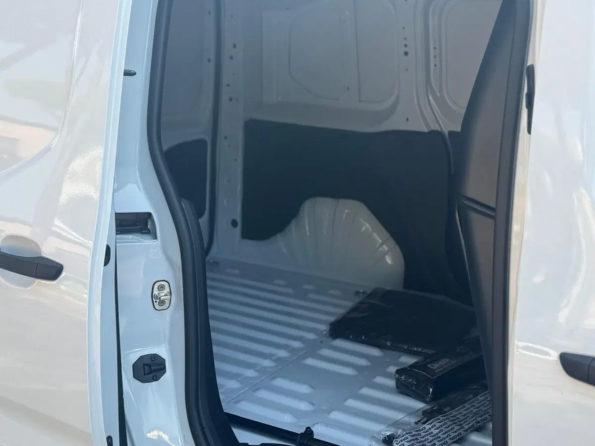 Peugeot Partner Furgone nuova a Massa-Carrara (9)