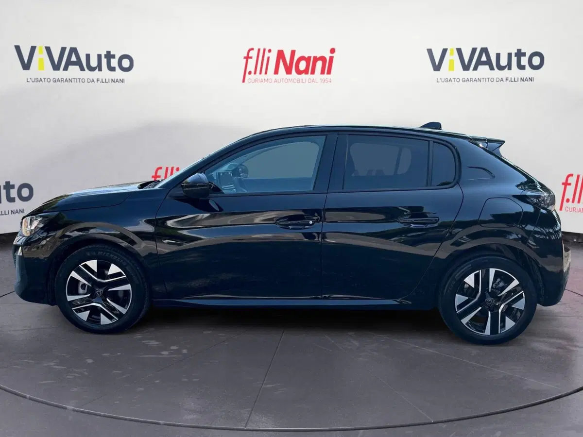 Peugeot 208 nuova a Massa-Carrara (4)