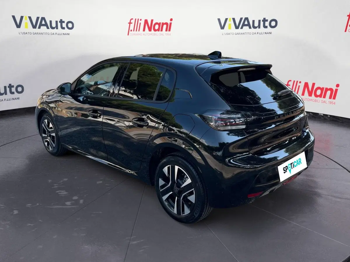 Peugeot 208 nuova a Massa-Carrara (5)
