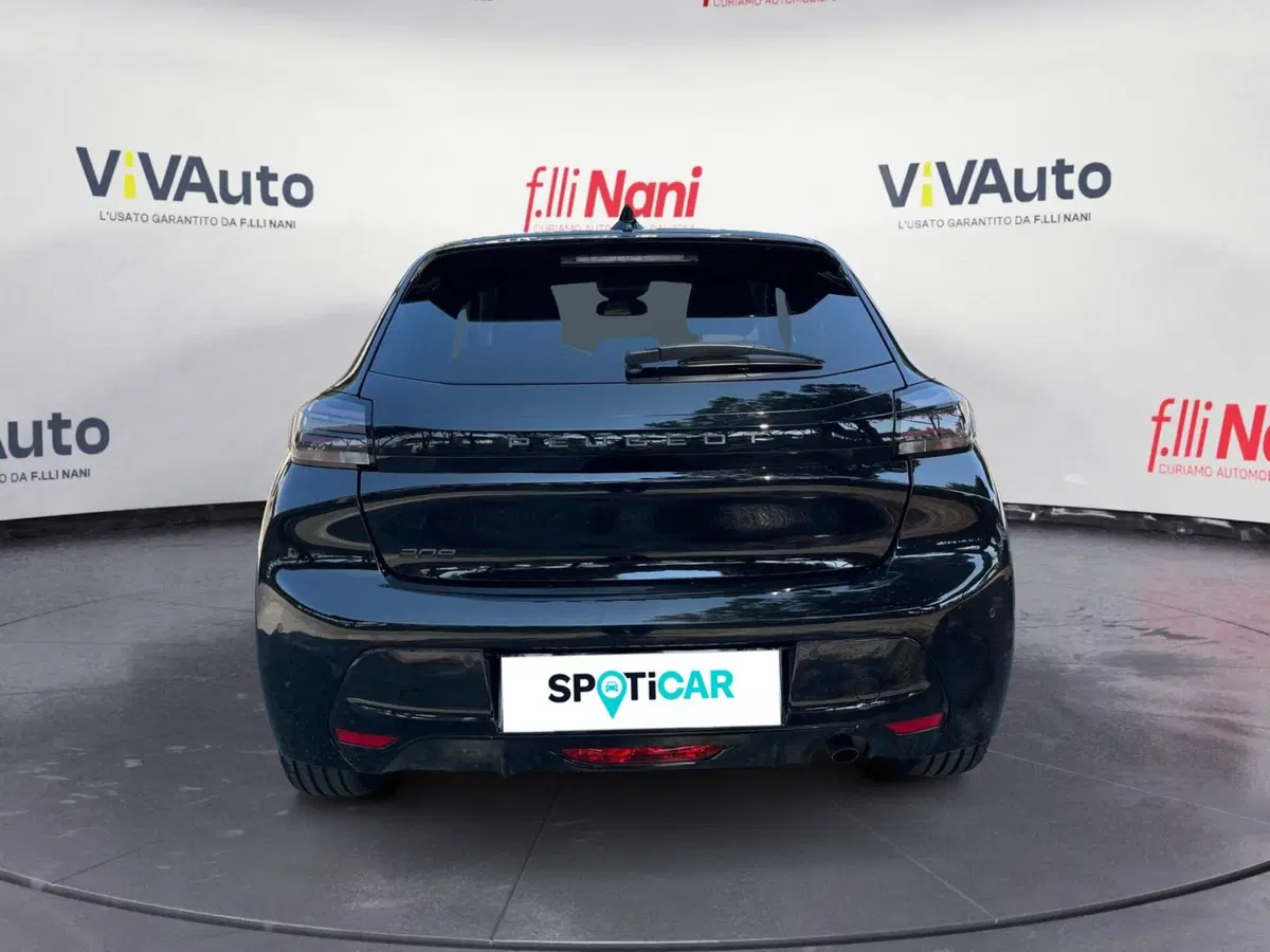Peugeot 208 nuova a Massa-Carrara (6)
