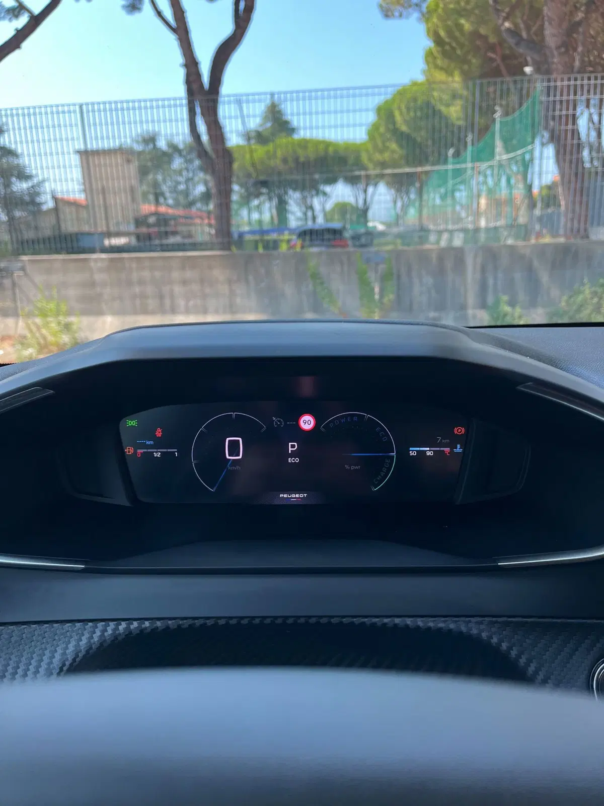 Peugeot 208 nuova a Massa-Carrara (10)