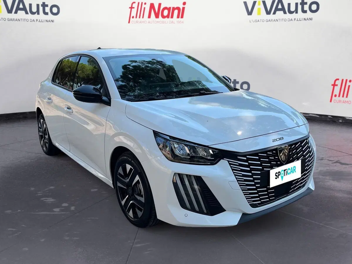 Peugeot 208 nuova a Massa-Carrara (4)