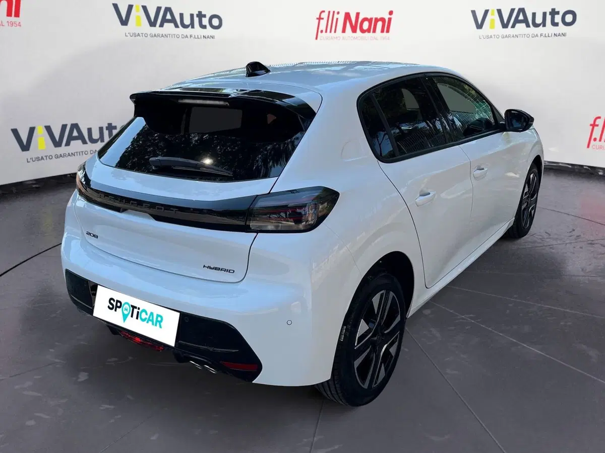 Peugeot 208 nuova a Massa-Carrara (8)