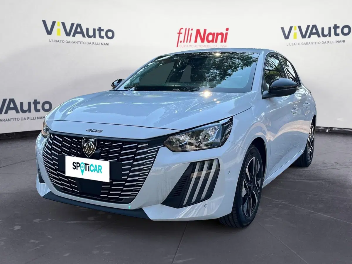 Peugeot 208 nuova a Massa-Carrara (2)