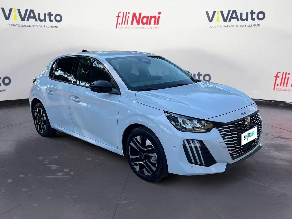 Peugeot 208 nuova a Massa-Carrara (5)
