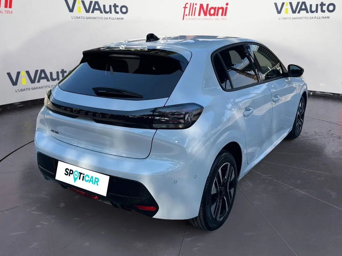 Peugeot 208 nuova a Massa-Carrara (6)
